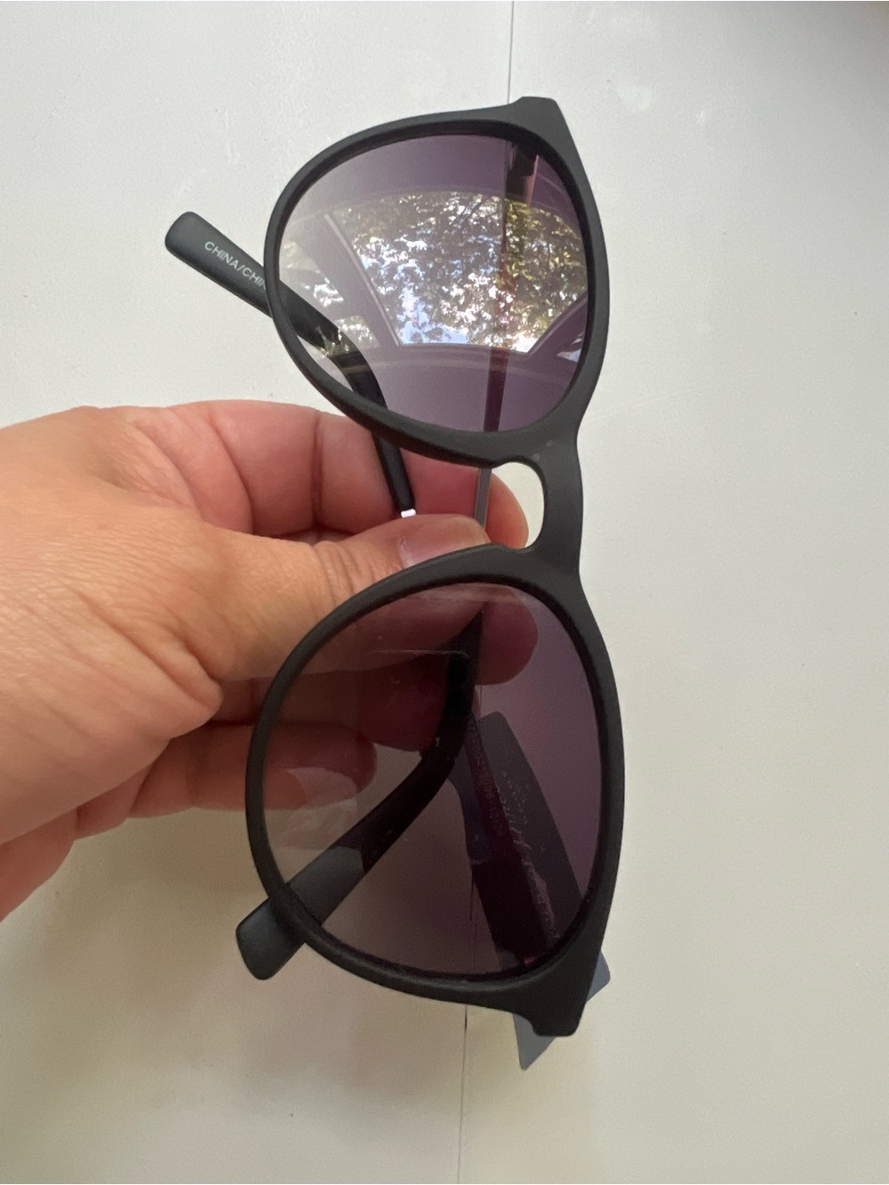 Universal Thread Black Women's Sunglasses with Dark Lenses